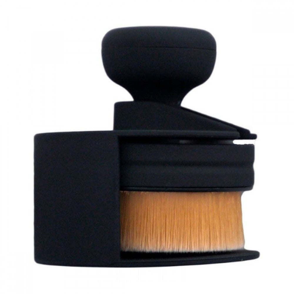 O! Circle Flawless Brush | Flat Palm Brush Technology